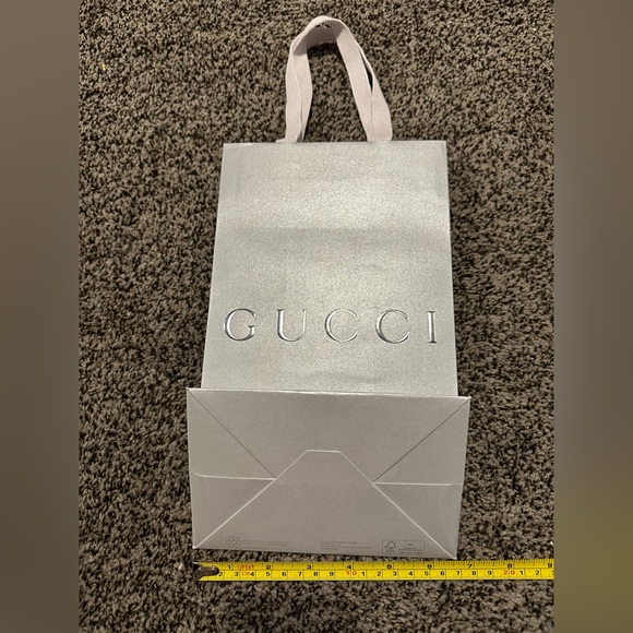 2023 Gucci Christmas gift bag - Picture 1 of 6